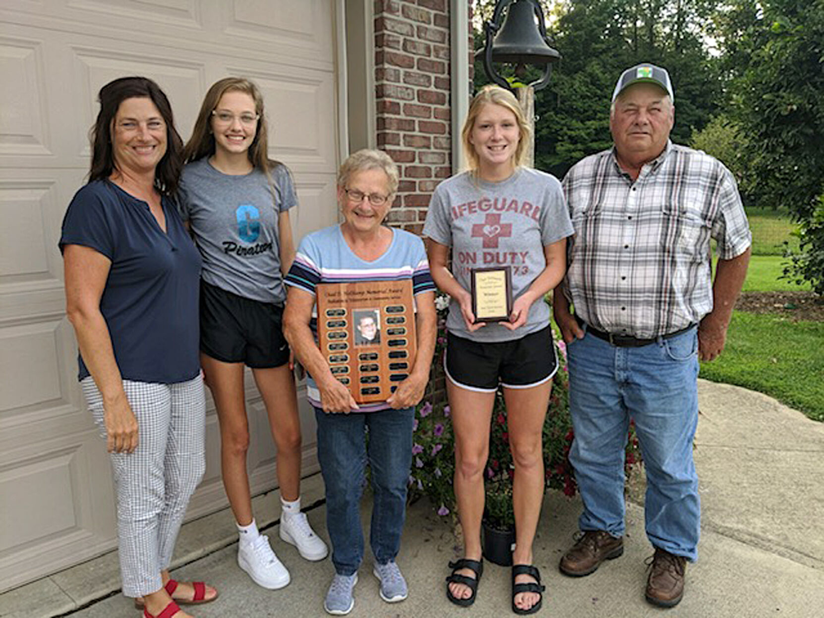 SERVICE AWARD RECIPIENT